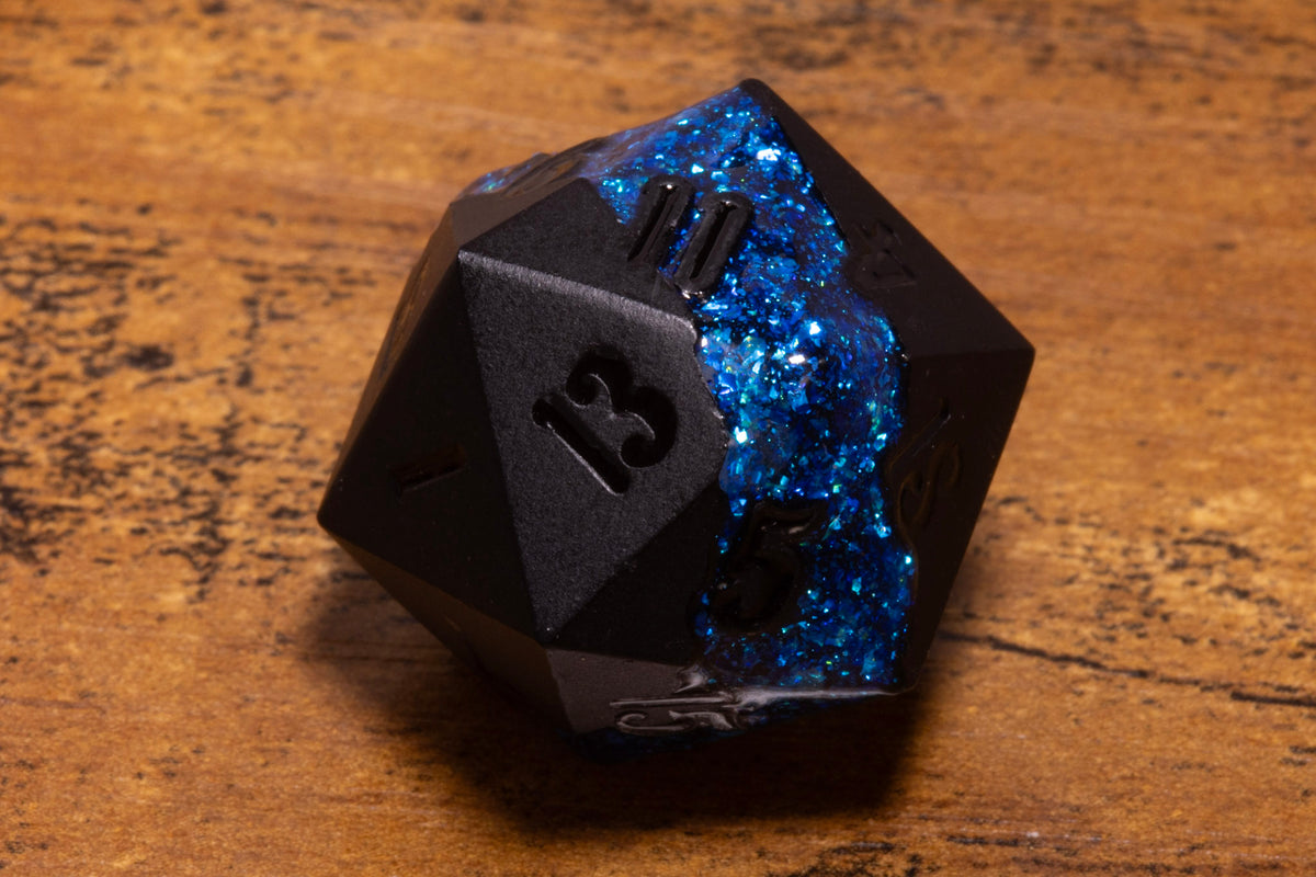 Mana Ore Metal D20 – Black with Blue Mica