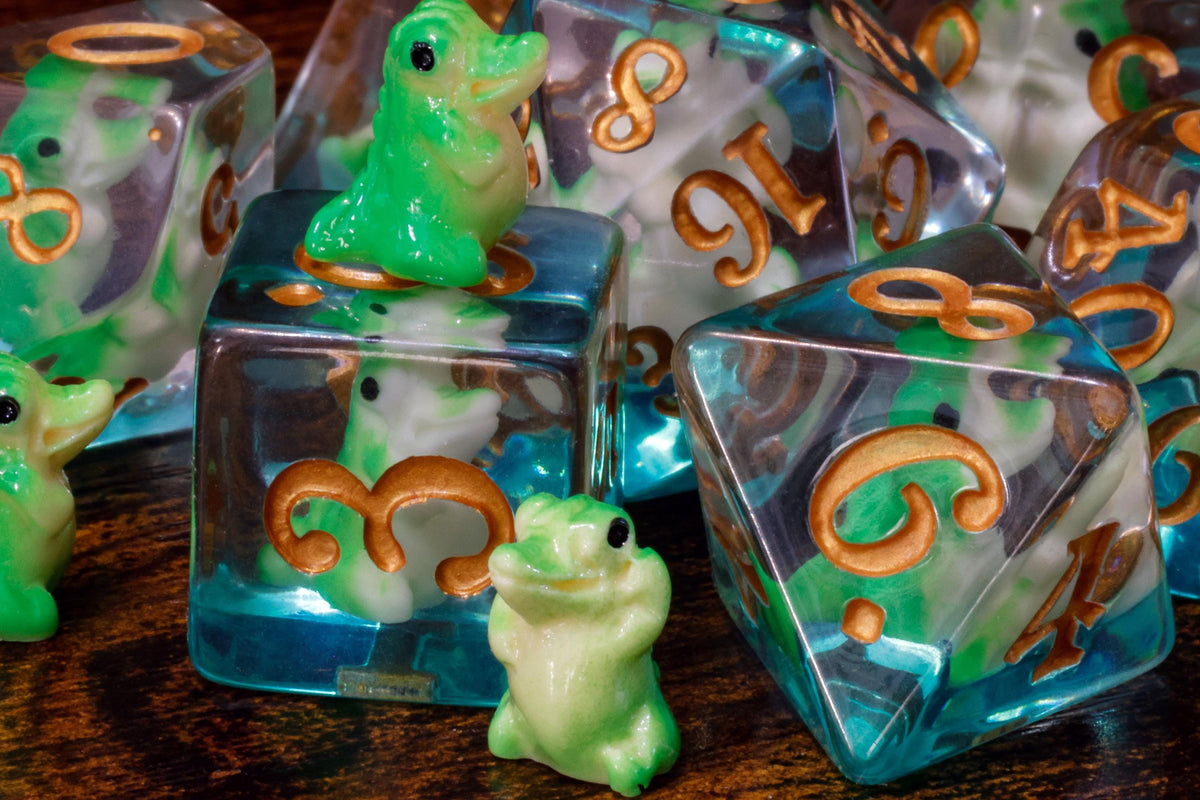 Crocodile – Ensemble de dés et boîte – Inclusions de crocodiles verts