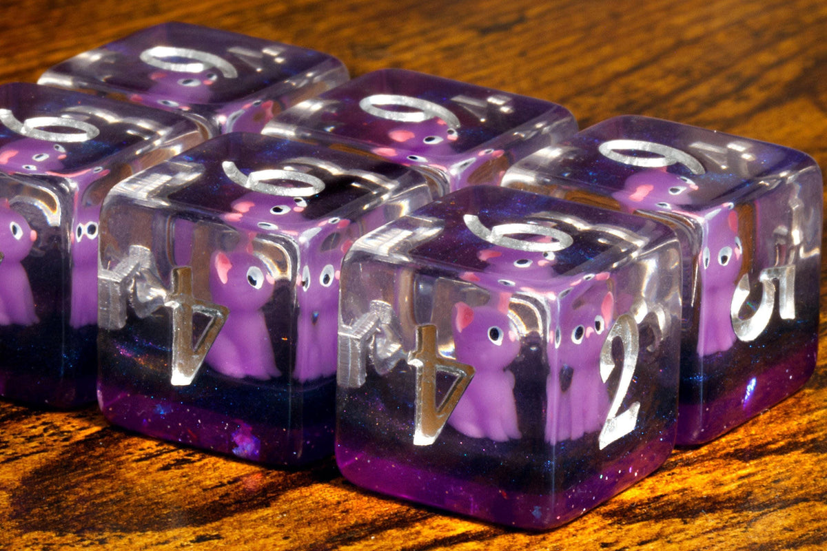 Mystique Cat D6 Dice – Purple Cat - The Wizard's Vault