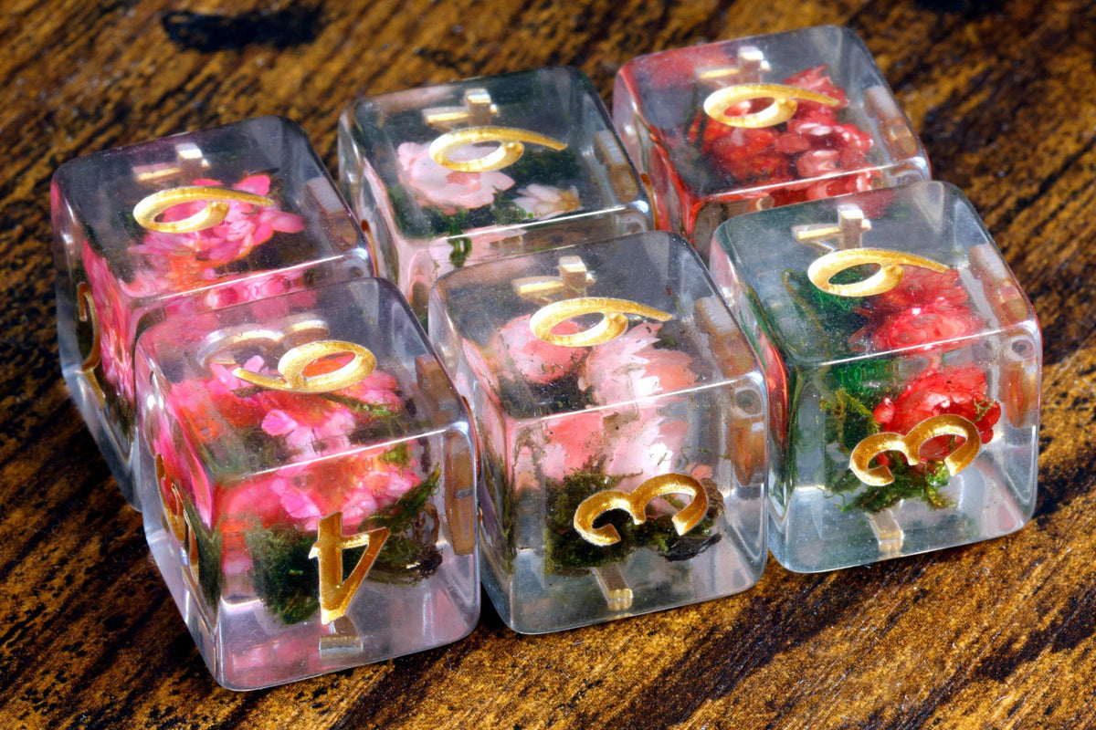 Rosy Bloom D6 Dice – Real Flower Inclusions with Gold Font - The Wizard's Vault