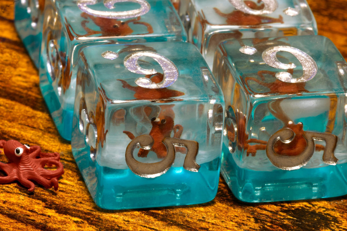Octopus D6 Dice – Octopus Inside on Blue Layer - The Wizard's Vault
