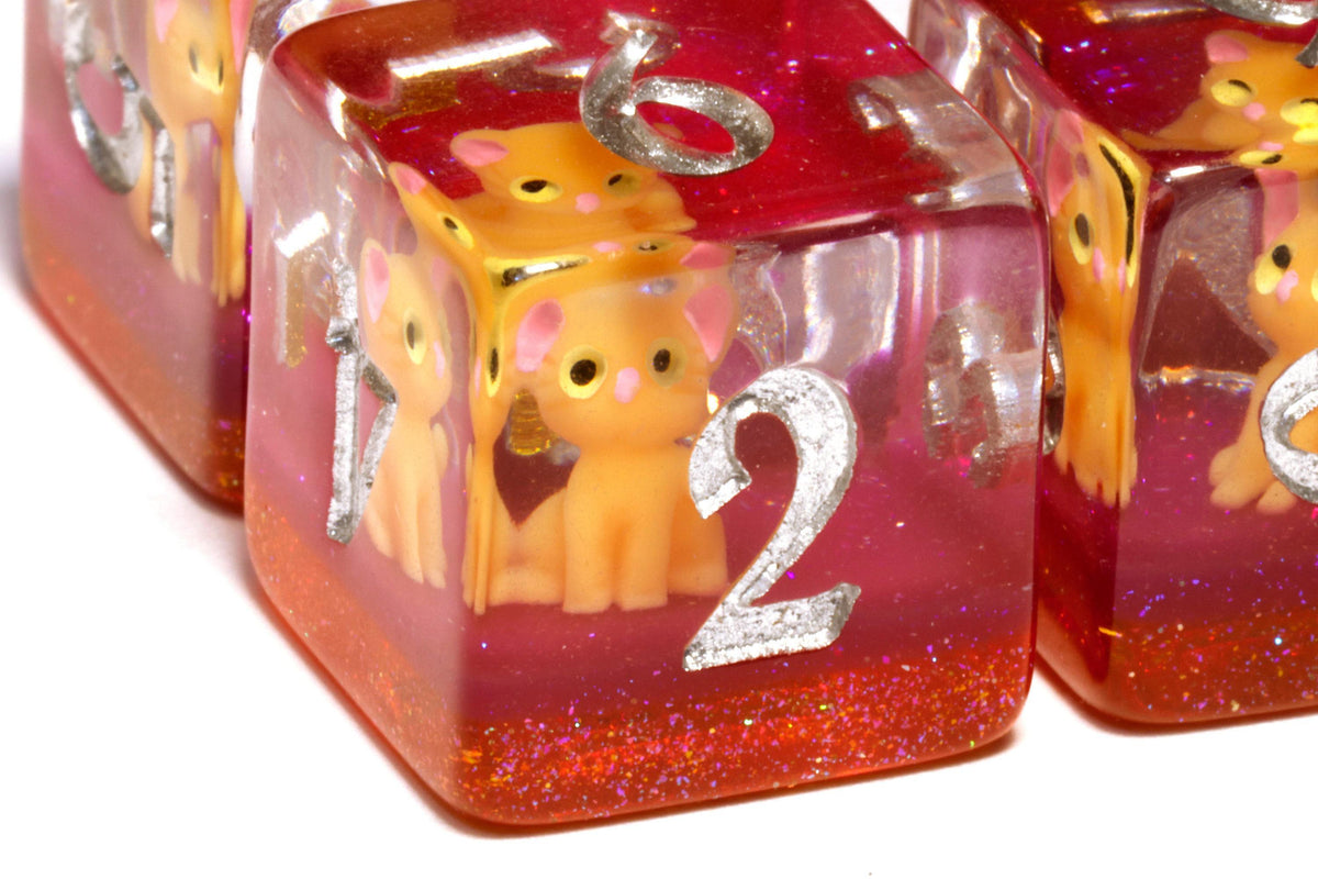 Orange Tabby D6 Dice – Orange Cat on Pink Glitter Layers - The Wizard's Vault