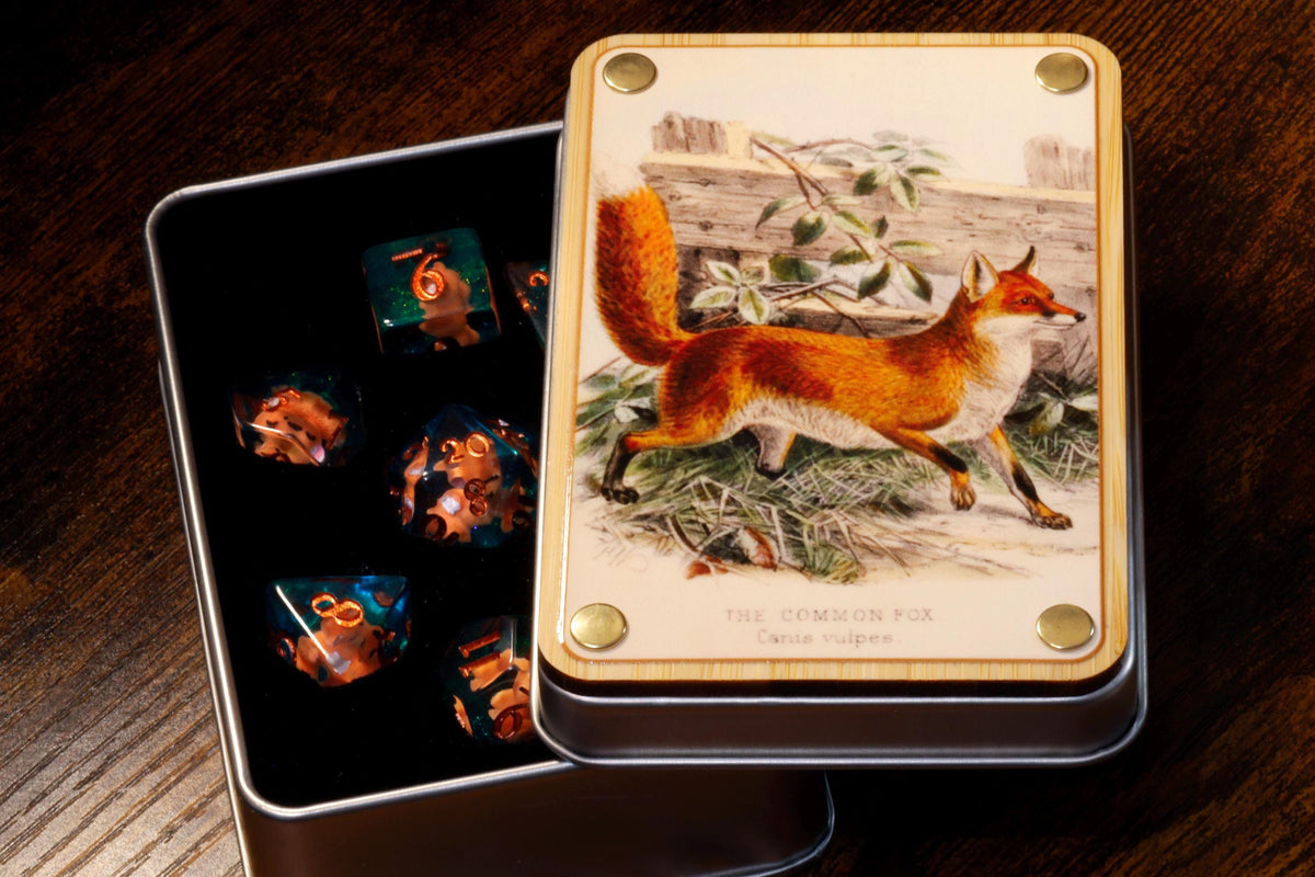 Natural History Vigilant Fox Dice Box and Dice Set - The Wizard's Vault