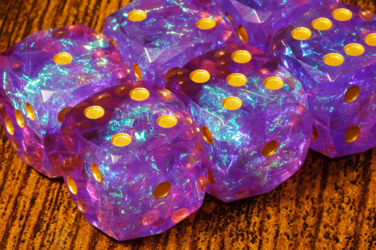 Glimmerveil Opal purple sharp-edge PIP D6 dice
