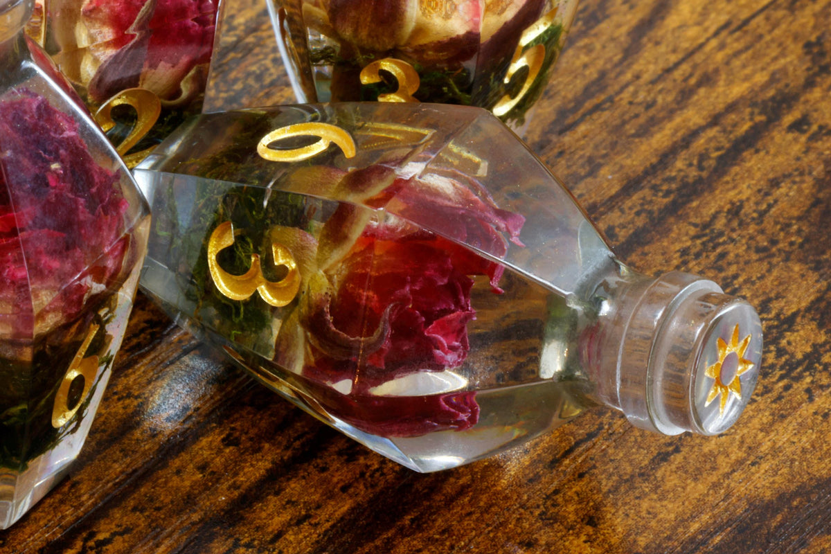 Verdant Rose Elixir D6 Potion Dice - Sharp-Edged Floral - The Wizard's Vault