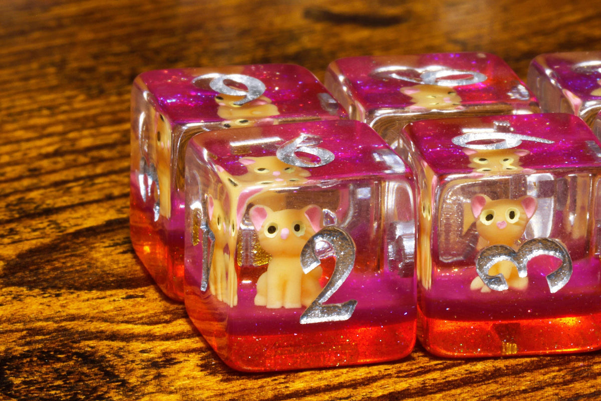 Orange Tabby D6 Dice – Orange Cat on Pink Glitter Layers - The Wizard's Vault