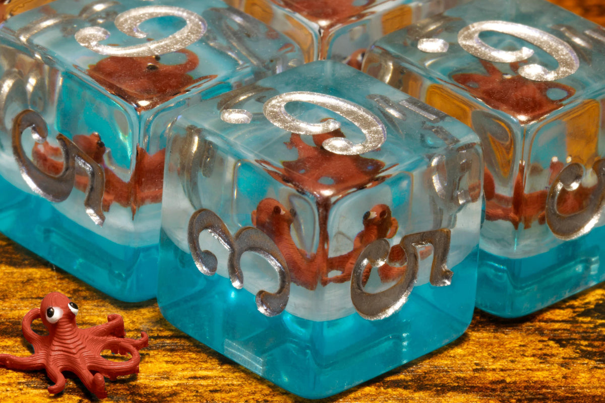 Octopus D6 Dice – Octopus Inside on Blue Layer - The Wizard's Vault