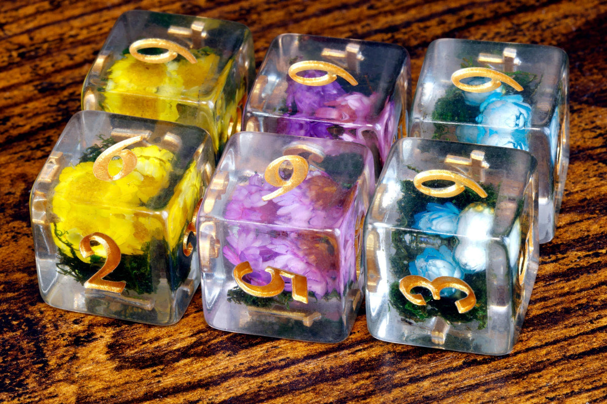 Prismatic Bloom D6 Dice – Real Flower Inclusions with Gold Font - The Wizard's Vault