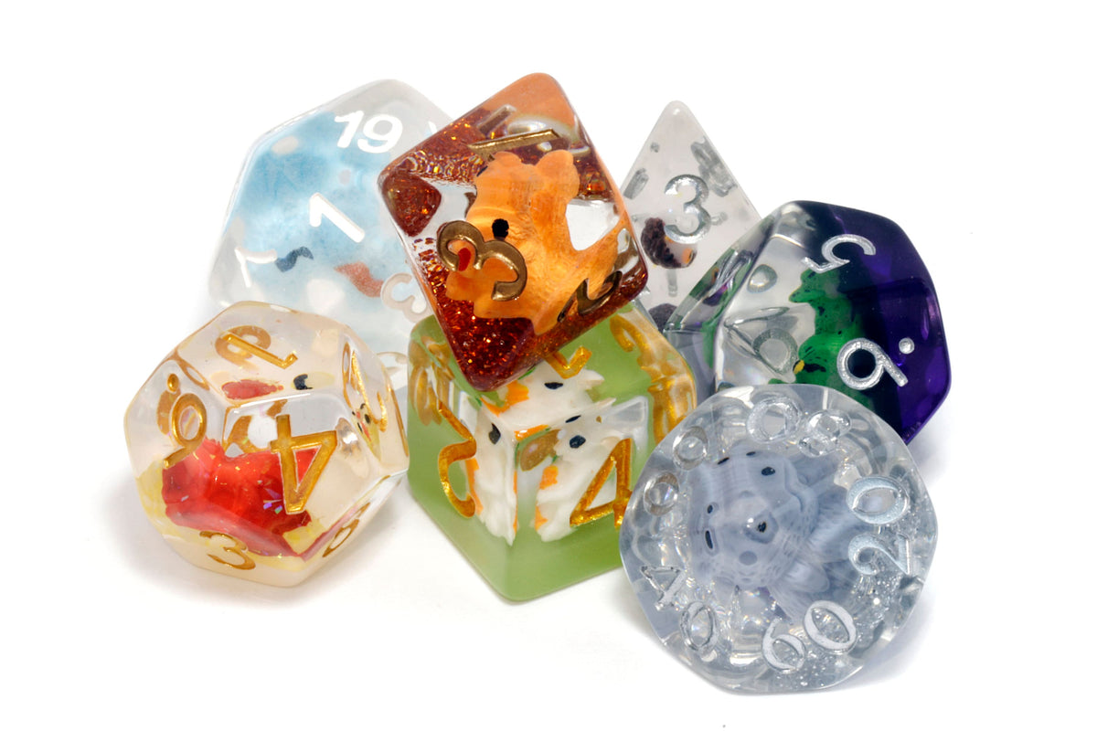 Seven-piece woodland critters dice set